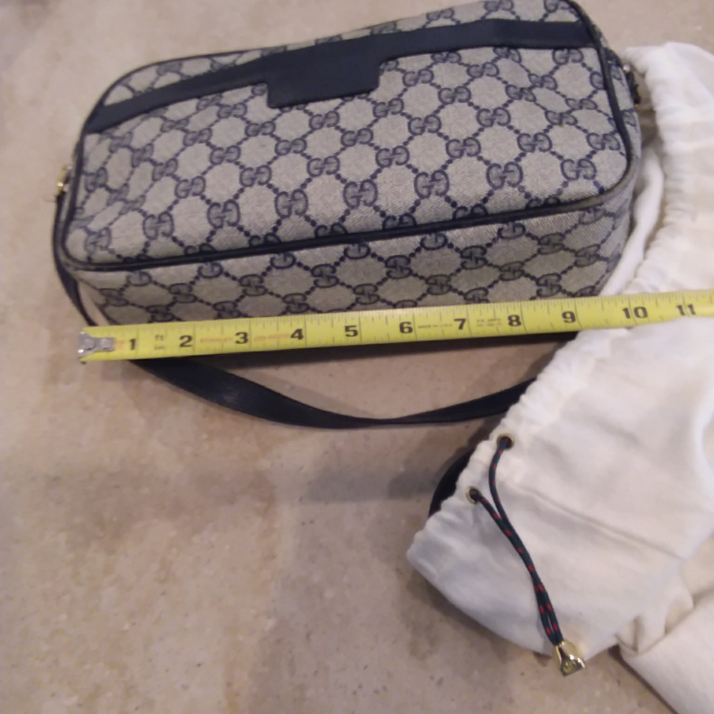 Gucci Beige & Black GG Canvas Shoulder Bag - Picture 10 of 11